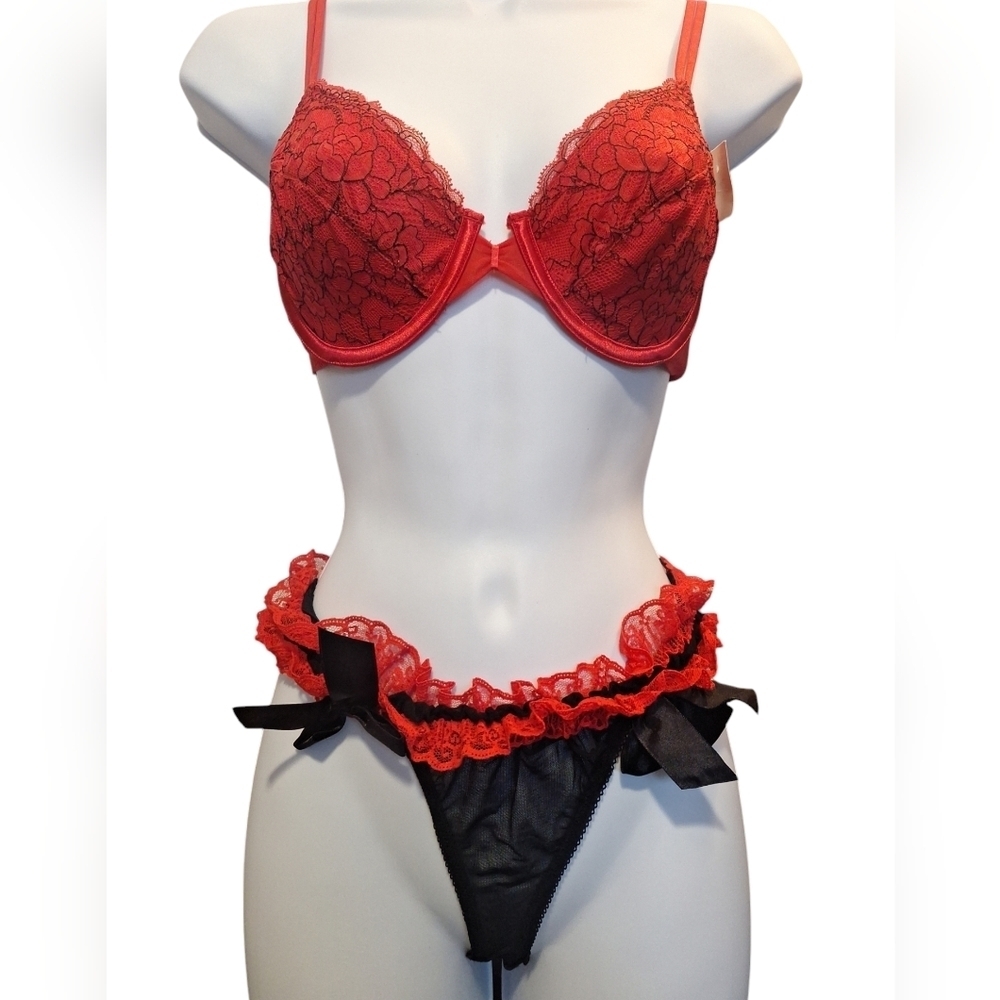Vassarette red/black sexy lace underwire bra ruffle thong/panty set 34C